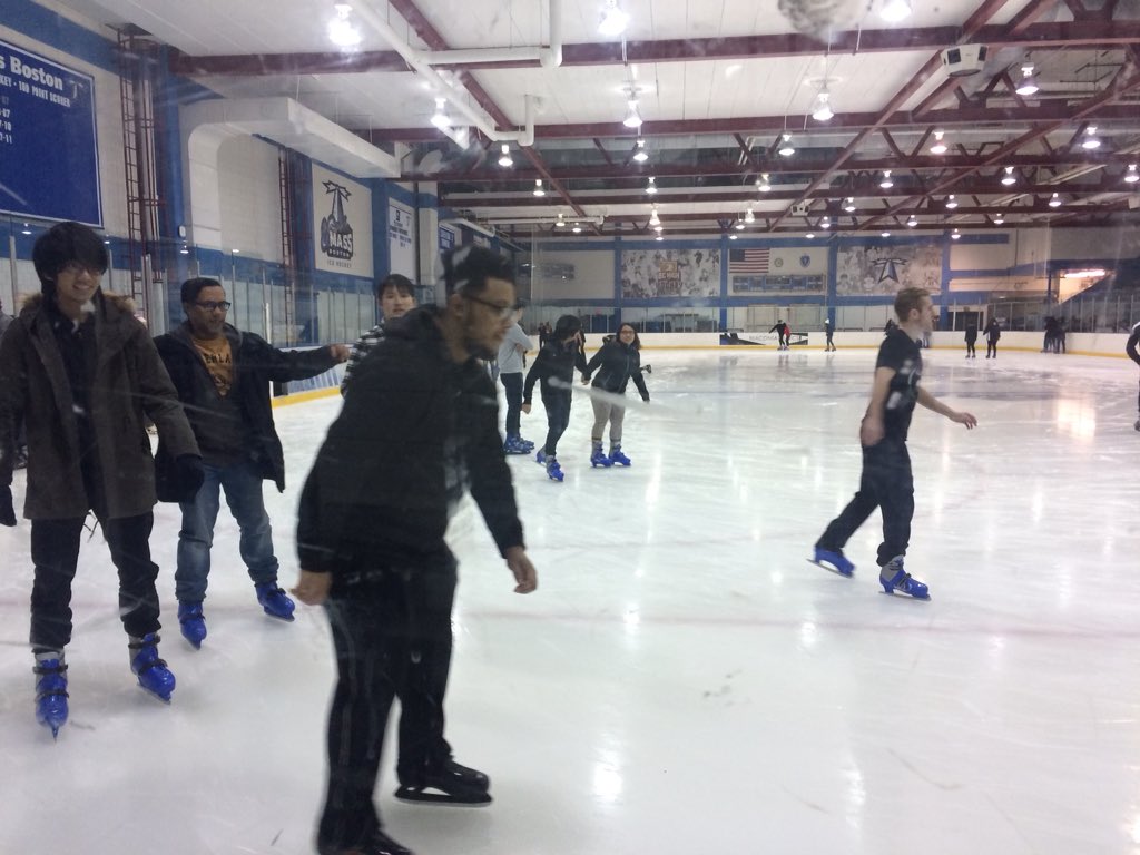 burbankicearena tweet picture
