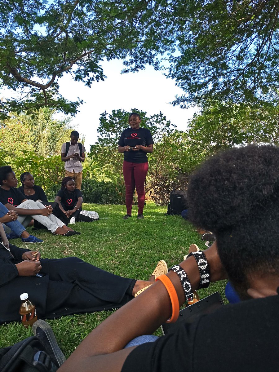 RailsGirlsnbo's tweet photo. @annyanngo giving a lightning talk on opportunities in #tech @RailsGirlsSoC @gsoc @outreachy #RailsGirlsNairobi #megacoding https://t.co/lBsE7wnl9e