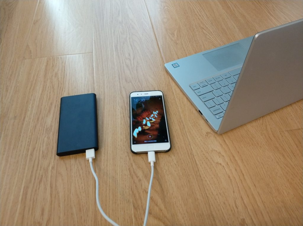 XiangW_'s tweet photo. Our Mi Power Bank Pro has been awarded editors choice by @PCMag via https://t.co/M3e20tBRBL. Leave a comment here if you use a Mi Power Bank! #PoweredbyMi https://t.co/9q2WOm2gIX