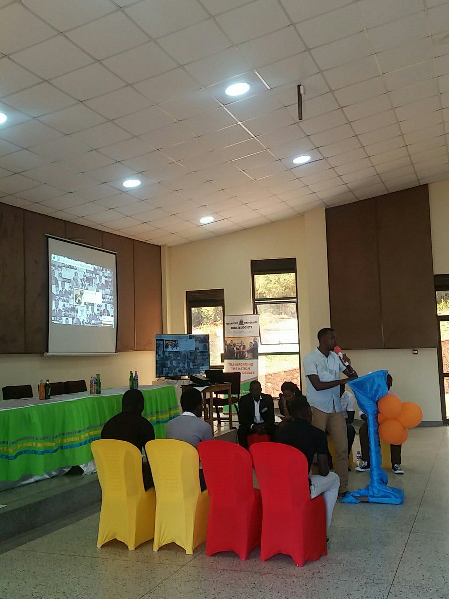 ssegawa_is's tweet photo. Inaugural and reigning #UUDC2018 preach Brandon preach
@honeyfar_mpaata @DebateMubs #EAUDC2018 https://t.co/4sip4CpzRL