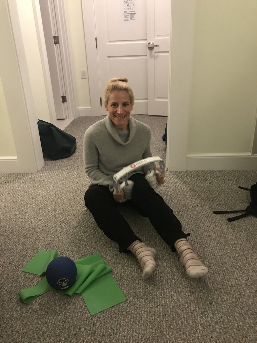 DrNicoleL's tweet photo. Race ready. MV20 Miler. Since 2009. #oisellevolée #oiselle @oiselle #swordselect #pushyourboundaries #marathontraining https://t.co/PAiO53gZtU