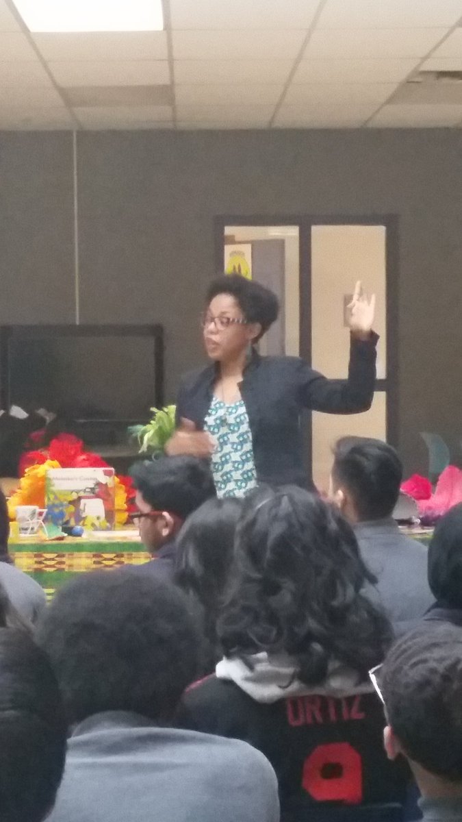 nadialhohn's tweet photo. Presentation about #BlackHistoryMonth , #carnival, and #storytelling at a #Markham school yesterday. @ycdsb @GroundwoodBooks #fathermichaelmcgivney #schoolvisit #authorvisits #schoolpresentations #malaikascostume https://t.co/70iyDByWlD