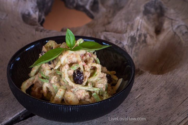 The_UGC_Queen's tweet photo. What is your favourite sauce for raw zucchini noodles?
.
Get my raw vegan book here: https://t.co/GxOIe0C9D2
.
.
.
.
#liveloveraw #stayfit #behealthy #healthyliving #healthychallenge #healthyfood #rawfood #rawvegan #vegan #whatrawveganseat #whatveganseat #healthylifestyle #rawv⦠https://t.co/4FgRg5Nk90