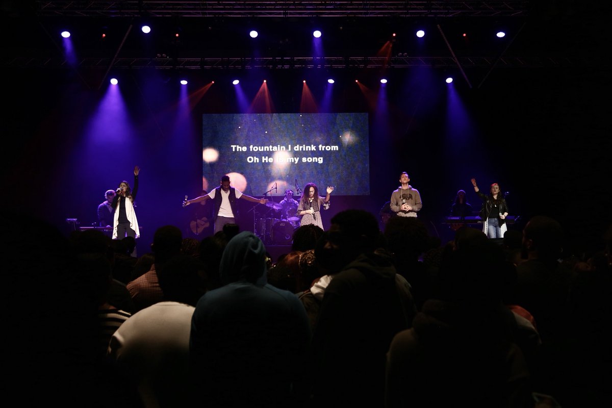 summitpaorg's tweet photo. Worshiping our King at @Winterfest this weekend!
Keep our team of students and alumni in your prayers.
#newf18 #summitpa #lftboo https://t.co/dI9XTRzjMO