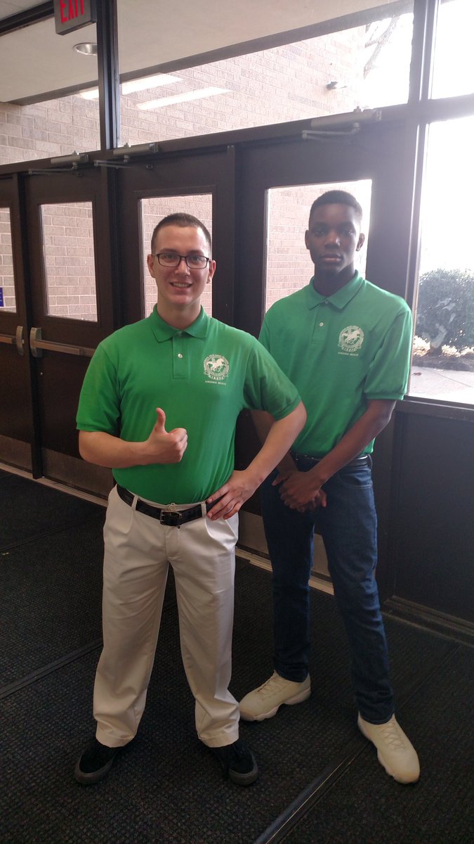 sdkeithi's tweet photo. It's @grcollegiate students such as these that give up their time to help make our ROTC program one of the nation's best. #stallionstampede #thegrcway https://t.co/pJanePkuIX