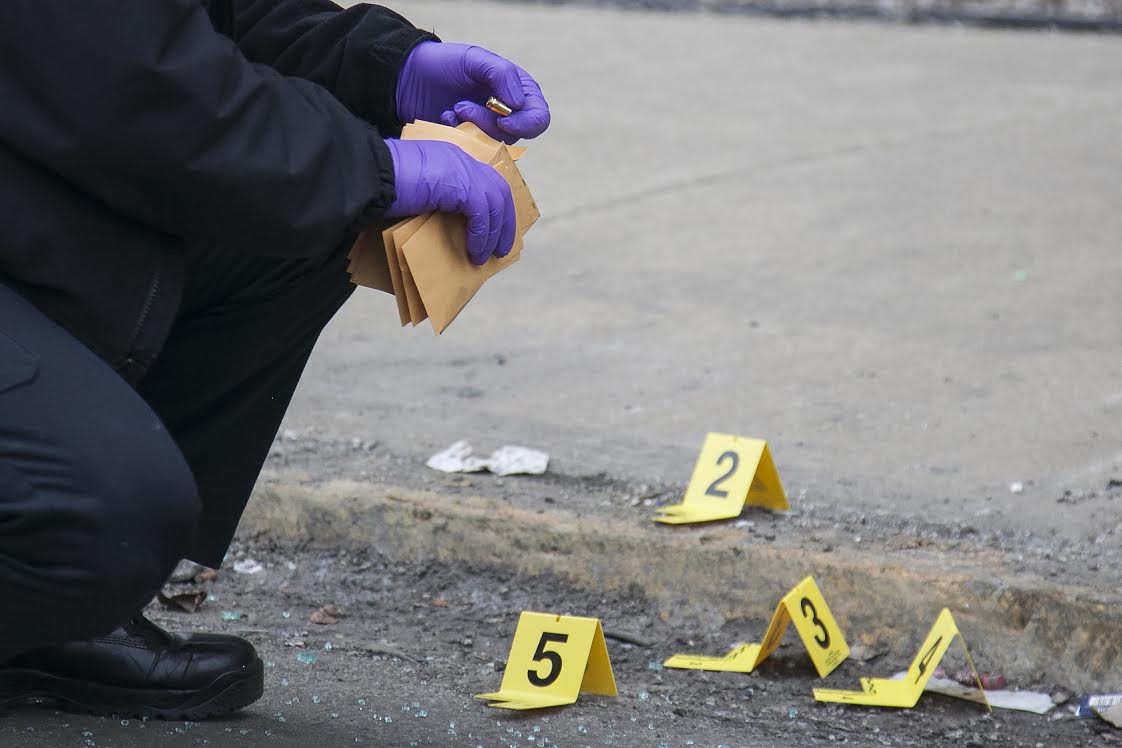 JeromeSeaberg's tweet photo. Man shot in Englewood #chicago #news https://t.co/FDINsvPdIF https://t.co/Hnxdo940x6
