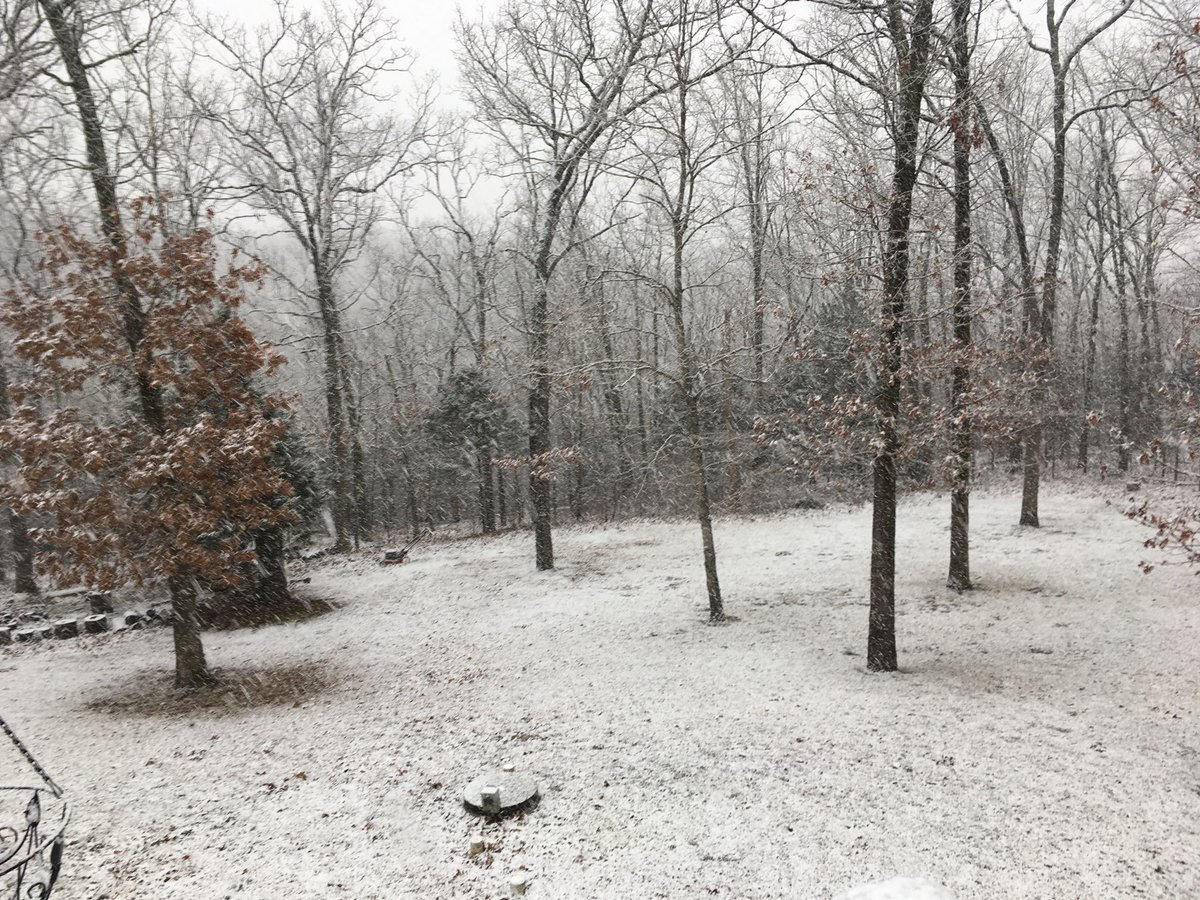 R7Supt's tweet image. Just a normal week in Missouri. 80 degrees 2 days ago and now it is snowing to “beat the band.” #ready4spring