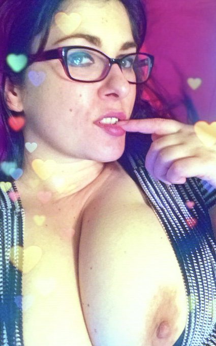 Sorry I&rsquo;m still MIA. Computer problems. Have found a Mac desktop! Selling vids direct for 20% off retail<a href="/tag/newprofilepic"class="tags"><span>#newprofilepic</span></a>