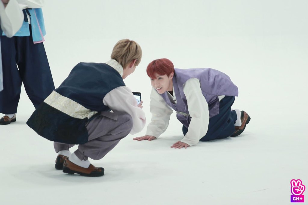 Run bts 144. Run bts behind the scenes. Run bts 2021. Ран бтс 140. Run bts behind.