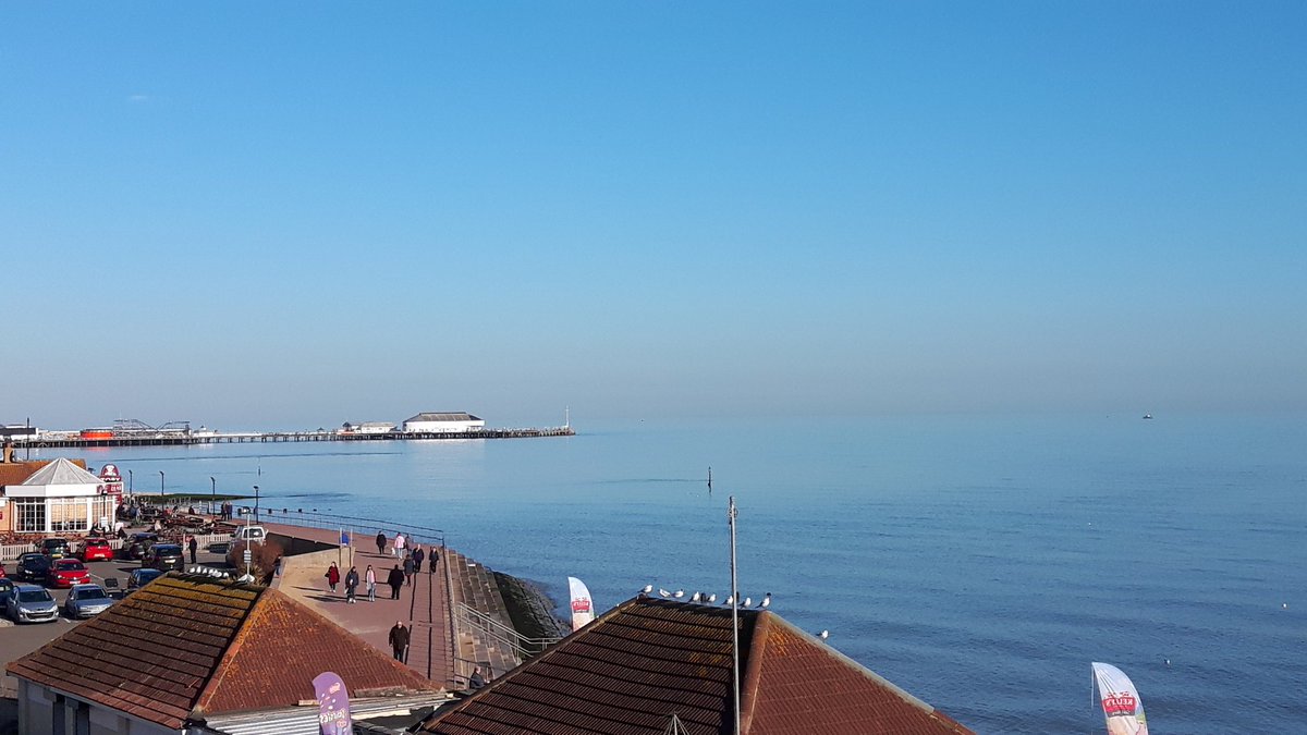 Station view #sunshine #flatcalm #nearlysummer #icecream