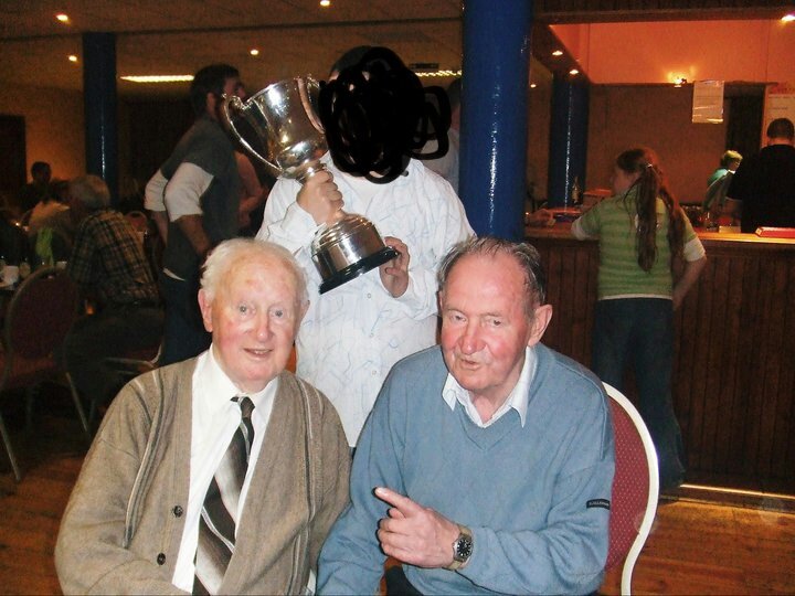 pugspower's tweet photo. The man with the money pictured with Mount Sion and Waterford legends, Pat Fanning and Frankie Walsh. Rumour has it he's after putting a few bob on Liverpool to win the CL.@MountSionGAA #20KDrop #WhoHasTheMoney https://t.co/sVBaouO2E2