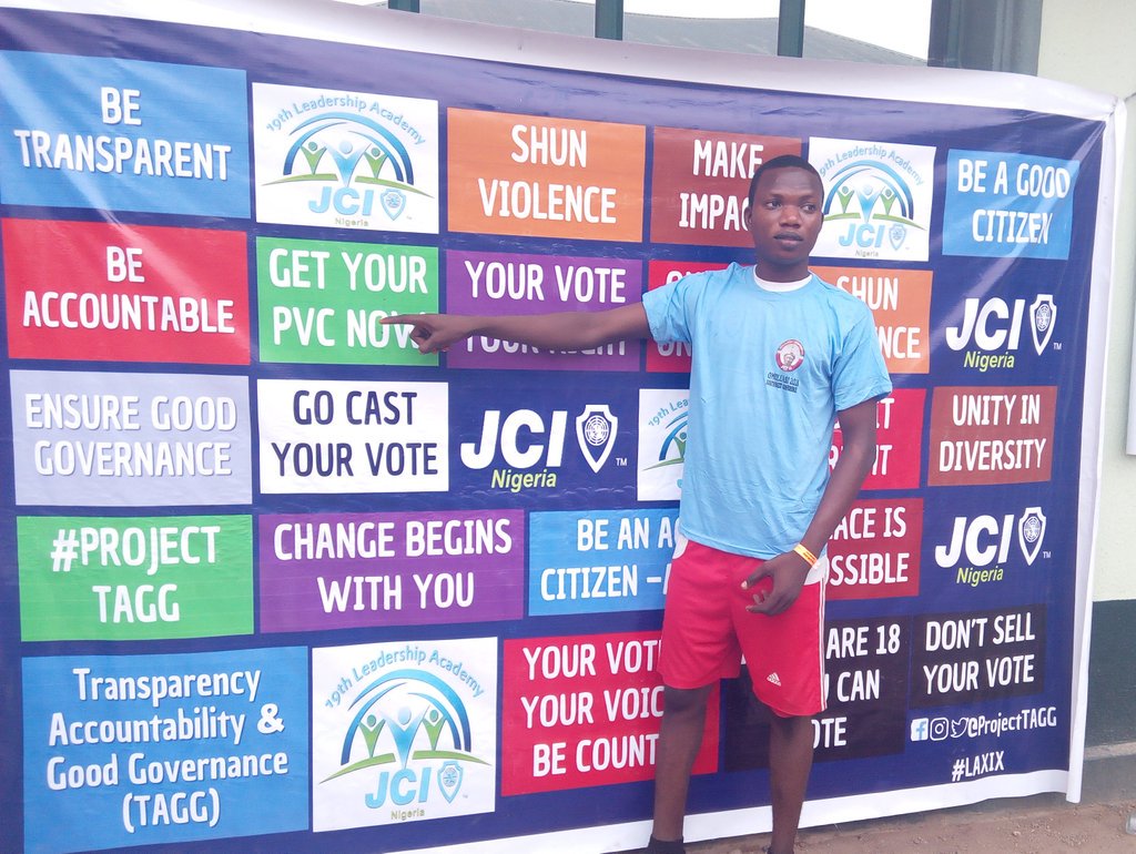 laxixprojecttag's tweet photo. A young active citizen canvassing for Nigerians to get their PVCs. 

#omoluabi 2018
#StateofOsun
#laxix 
#pvc https://t.co/rSR7ytP50d