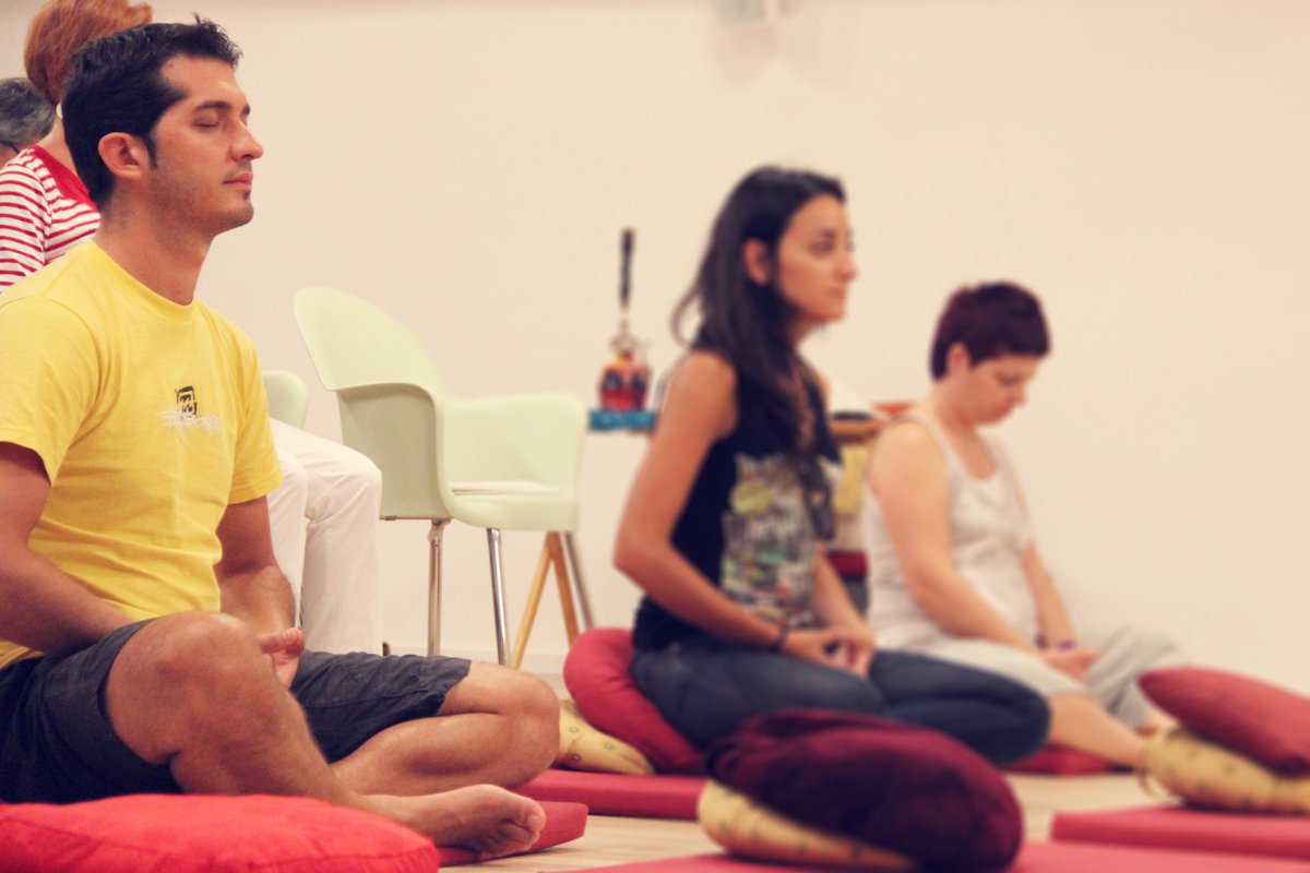kmcbarcelona's tweet photo. ¿Por qué meditar?💛💭 https://t.co/vMwloiacXr https://t.co/KeoqZq1IgJ