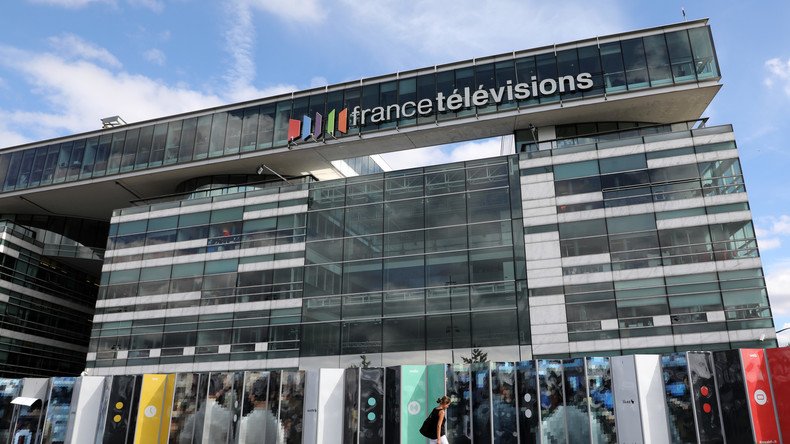 RTenfrancais's tweet photo. «#Matignon verrouille tout» : une #journaliste de France 3 refoulée d'une visite d'Edouard Philippe
➡️ https://t.co/KZCQDTRuEm https://t.co/f523oe09fW