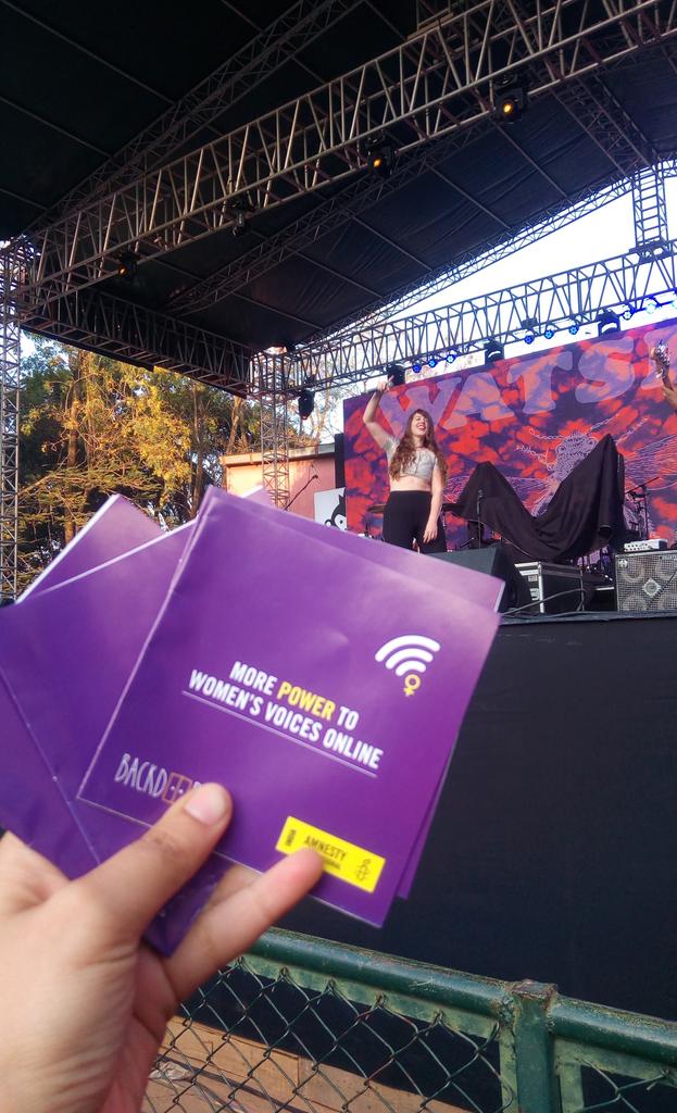 AIIndia's tweet image. At @backdoorsbytht we're inviting everyone to show their solidarity to women's voices online.

Online violence against women is a problem that must be addressed.

Take this injustice personally.

#concertwithacause
#AmnestyAction