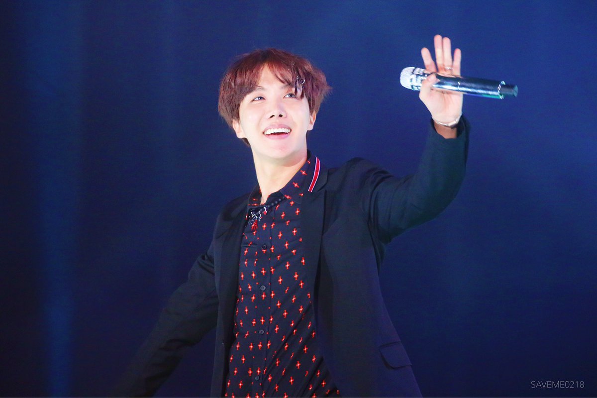 Happy Birthday
#BTS #JHOPE #방탄소년단 #정호석 #제이홉 #GoldenHobiDay 
<a href="/BTS_twt/">방탄소년단</a>