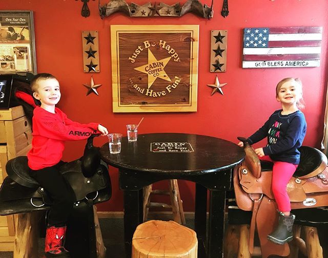 desmoinesparent's tweet photo. Morning breakfast stop at @cabincoffeecompany ☕️ •
•
#travelblogger #travel #traveliowa #desmoines #dsm #clearlake #kitefestival @visitclearlake #desmoinesparent #adventure #colorthewind #winterfun #parenting #midwestbloggers #midwest #iowa #iowalivi… https://t.co/62zyXwWgTJ https://t.co/pIVDqrhJzH