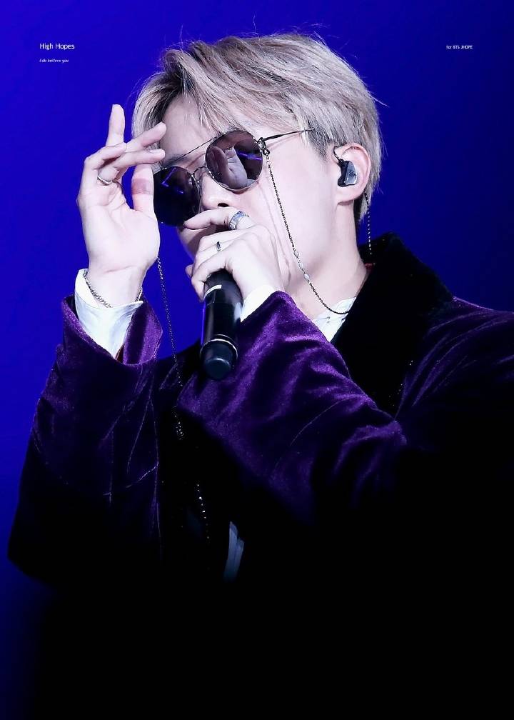 wangcoco97's tweet photo. #호비생일ᄎᄏ #HAPPYJHOPEDAY
#GoldenHobiDay
#희망이_있는곳엔_반드시_호석이_있네
홉이오빠 생일축하해요~
 @BTS_twt https://t.co/CqRShPPUDZ