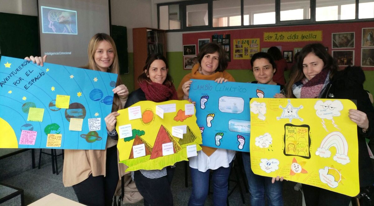 cmp_castro's tweet photo. Profesoras del grupo de Innovación pedagógica del CMP en el módulo de Inteligencias múltiples y Educación emocional del #PosgradoMaecenas @innovacionmec 

De la teoría a la práctica, creando la escuela del futuro.

#capacidades #inteligencias #emociones https://t.co/Ra7Kb21aj3
