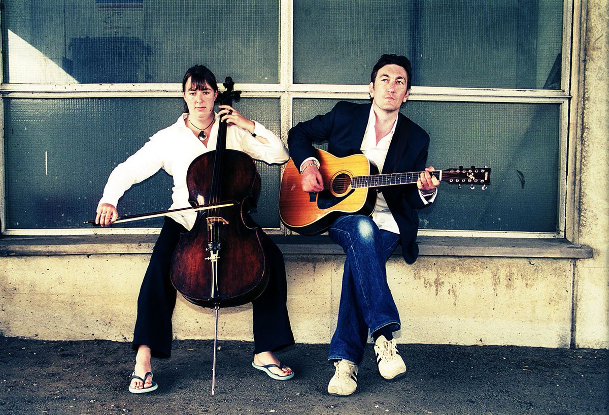 Delighted to announce that Furlined's new Pinot Grigio Queen EP is now available in physical and digital form at
 furlined.bandcamp.com
 Bit of a glacial pace getting this one out but it's been worth the wait...