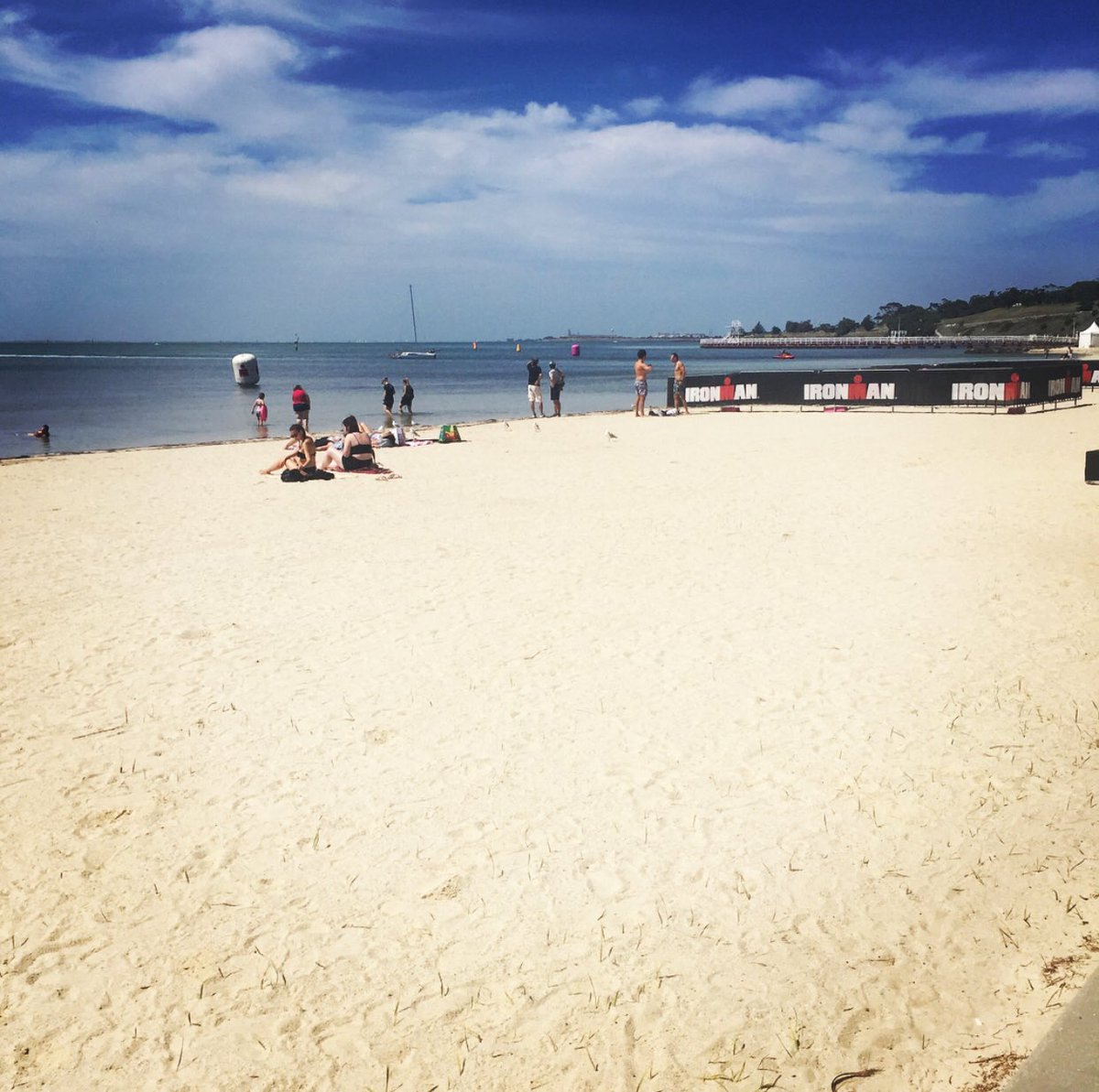 IMTrinews's tweet photo. Via @burke_mel #MelBurke - All set for Geelong 70.3 tomorrow 😄👊 Such an awesome spot for a race 🏖 #im703geelong #geelong703 #mec #iamspecialized #horleys #thecupcakecartel https://t.co/waK7RrQQNm