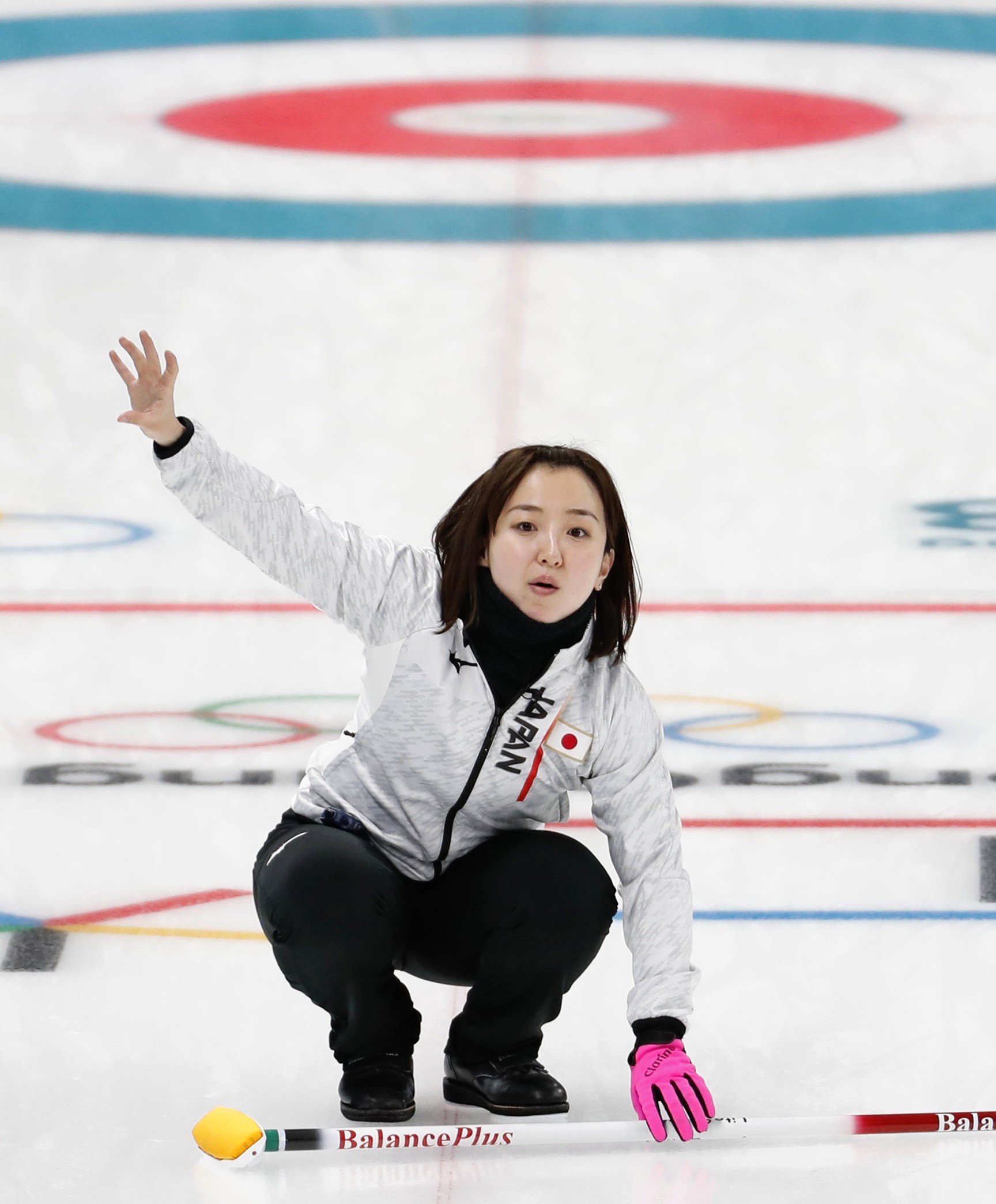 日経live カーリング女子 日本チームのスキップ 藤沢五月選手です Oar戦の第7エンドでは藤沢選手が3点獲得のショットを決めました 次の試合は19日 カナダ戦とスウェーデン戦です 写真 ロイター Curling カーリング女子 藤沢五月 平昌五輪