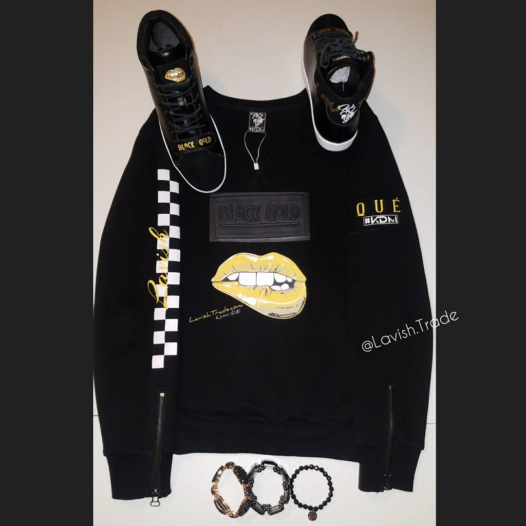 QueKDM's tweet photo. 👀 #LAVISH 💿 #QUÉ #KDM #BRAND... #WE #SET #TRENDS 💯 ... #GLOBAL #DISTRIBUTION 🌎
#BLACKGOLD #BLACK #GOLD #KDAVISMUSIC #LAVISHTOUR #MERCH #SWAGG 🕶👕👟👞🎒👚🎉🎉🎉🎉🎉🎉🎉😩🎉🎉 https://t.co/4PhgDO1EDW