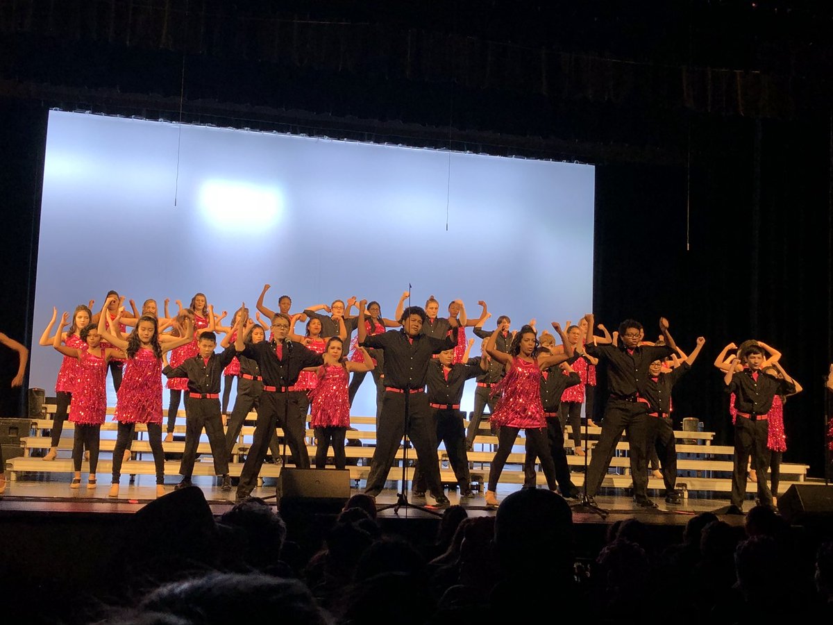 Wac_StarPower's tweet photo. Valley View Voices bringing the energy to wrap up the middle school groups with a fantastic show! #WaconiaStarPower
#showchoirsaturday https://t.co/jKBWu5TE42