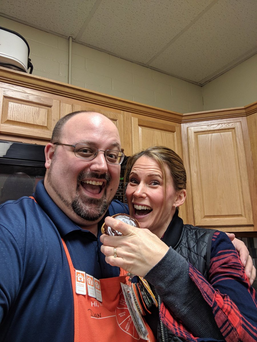 Happy Random Act of Kindness Day! The Employee Committee providing free lunch for our associates today and <a href="/J_Koltunowicz/">Joe Koltunowicz</a> bought donuts for all of us for breakfast! Thank you! #MWFEB2018 <a href="/amytlawrence1/">Amy Lawrence</a> <a href="/hmf9178/">Heather Frazier</a> <a href="/HDLapeer/">Home Depot 2736</a>