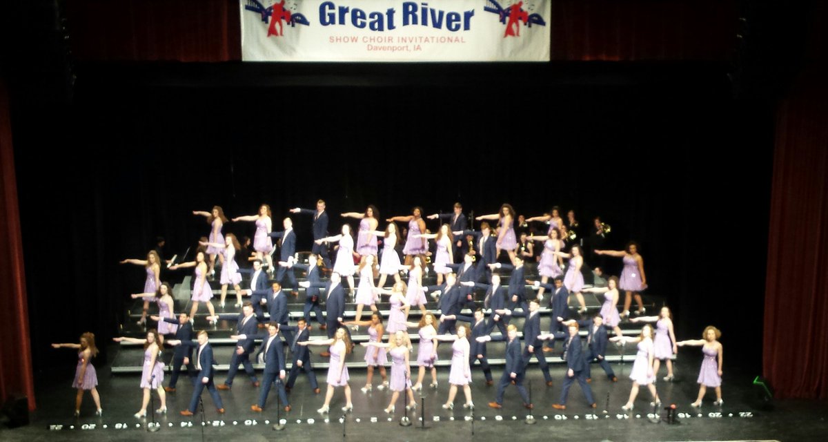 DavGreatRiver's tweet photo. On stage now is Janesville Spotlighters! https://t.co/wAWlqpDpYx
