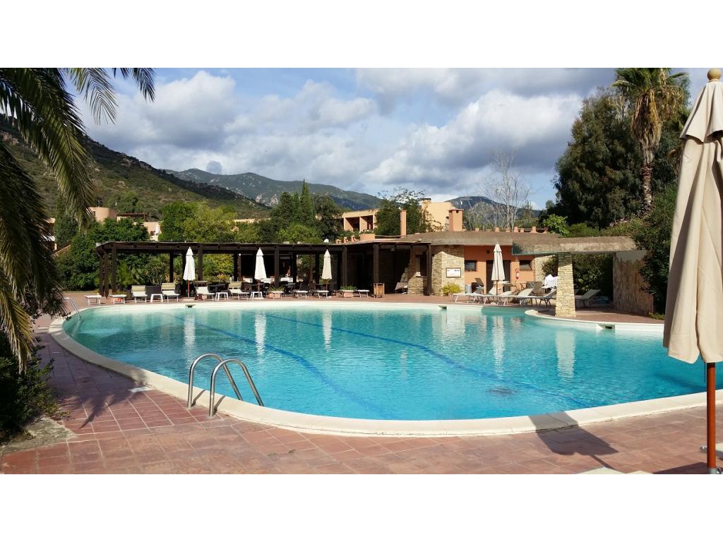 Beleef #Sardinië verblijftip: Verzorgd hotel, met prachtige ligging aan een prestigieuze golfbaan en vlakbij het strand! bit.ly/2BqWHMG #strandvakantie #trittsardinie #tritt #vakantiesardinie #vakantienaarsardinie