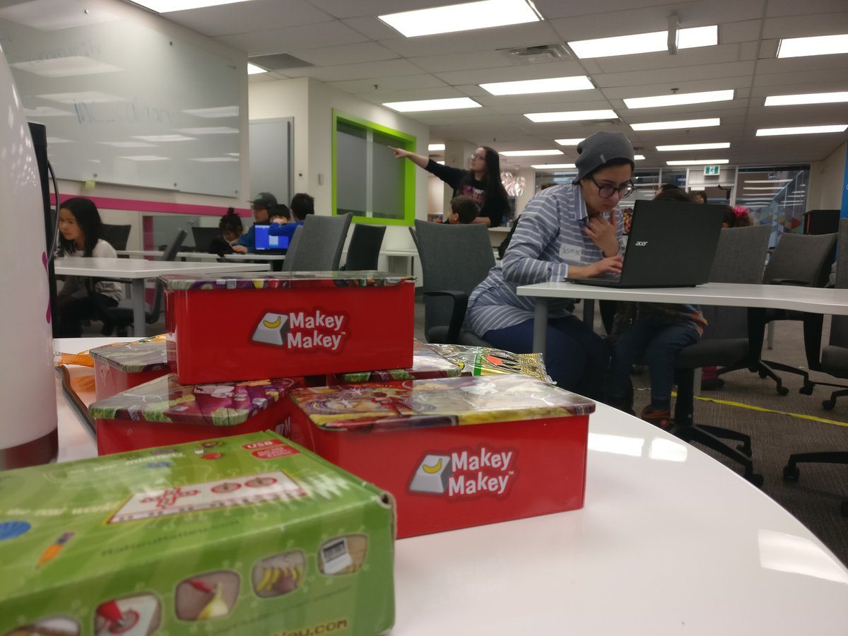 learningcodeyyc's tweet image. Game making with @makeymakey starts right now w/ our incredible instructor Lauren @robotsrfun2 in today's #kidslearningcode workshop! #yyc #codetimegotime #STEM #STEAM