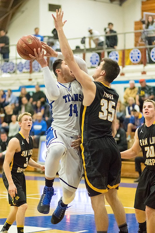 edanielso's tweet photo. Photo Gallery: Feb 16: Boys Basketball: San Marino vs. San Luis Obispo : CIF-SS Div 4AA Second Round Playoff https://t.co/96EqICJclr   @titanhoops @sanmarinotitans @slohs_athletics @Outlook_Sports https://t.co/HR3U0VdmDH