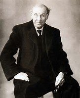 The old man seemed oblivious to what might happen — as if he were as captured by the moment as much as he captured it.
#fineartphotography 
 #amwriting <a href="/KlotzGallery/">Alan Klotz Gallery</a> "Light" #Atget #Modotti tealeavesamemoir.wordpress.com/2017/01/25/lig…