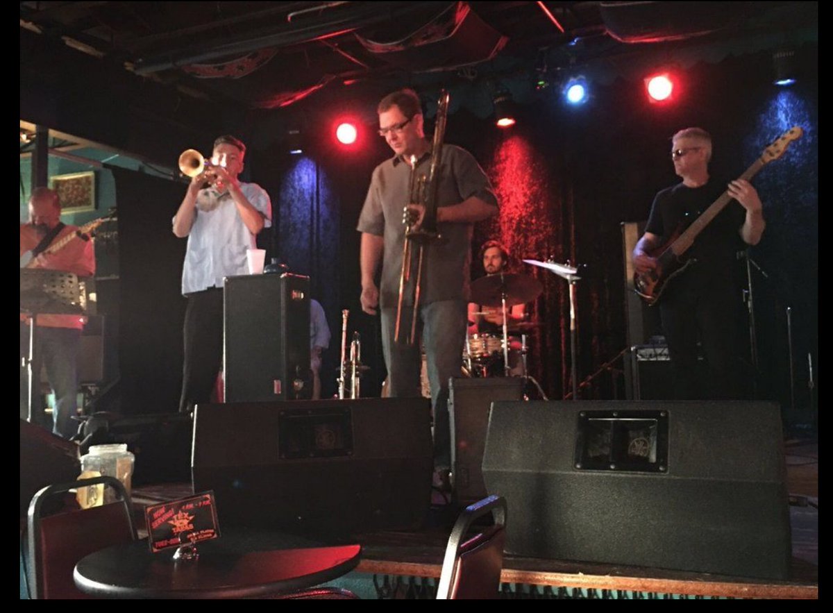atasteofherb's tweet photo. Join us @DansSilverleaf in #Denton on Wed. Feb. 28 from 5 to 7 pm -- Happy Hour prices all night long and NO COVER!!!!! https://t.co/Z5ie6jd3Pb