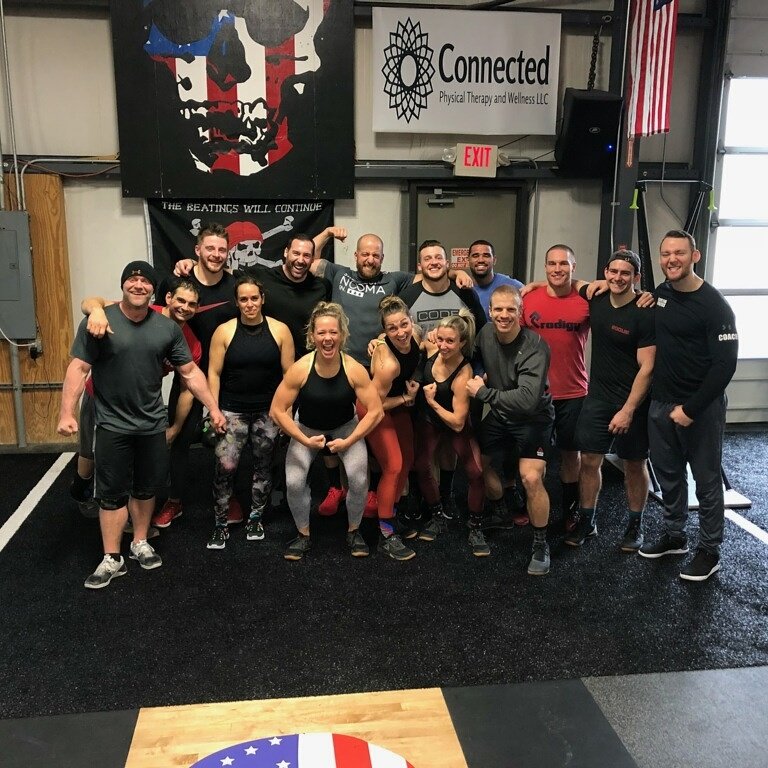 ReachUncharted's tweet photo. Can you get anymore awesomeness & fitness in one spot ๐๐ช๐ช๐ช๐ #saturdayfunday @BlackFlagCF @TomRini @peternelsonii @ScottPanchik #blackflagfam #ralabala #codechiro #upnation #fitfam https://t.co/XNOBZmvzfV