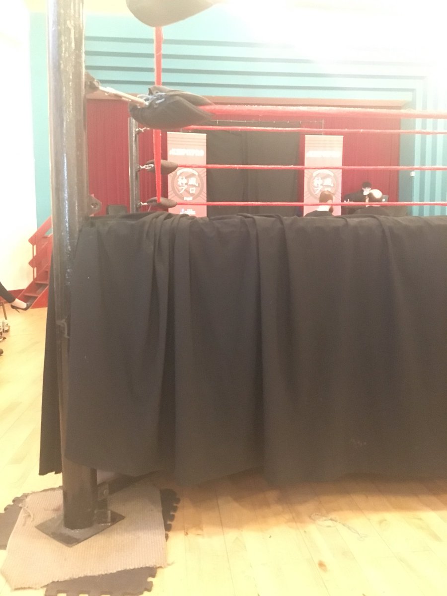 Sam_Lockley9978's tweet photo. Brilliant show tonight at @KamikazeProUK and a buzzing atmosphere #KeepItPro https://t.co/Y3XWRzU1Qo