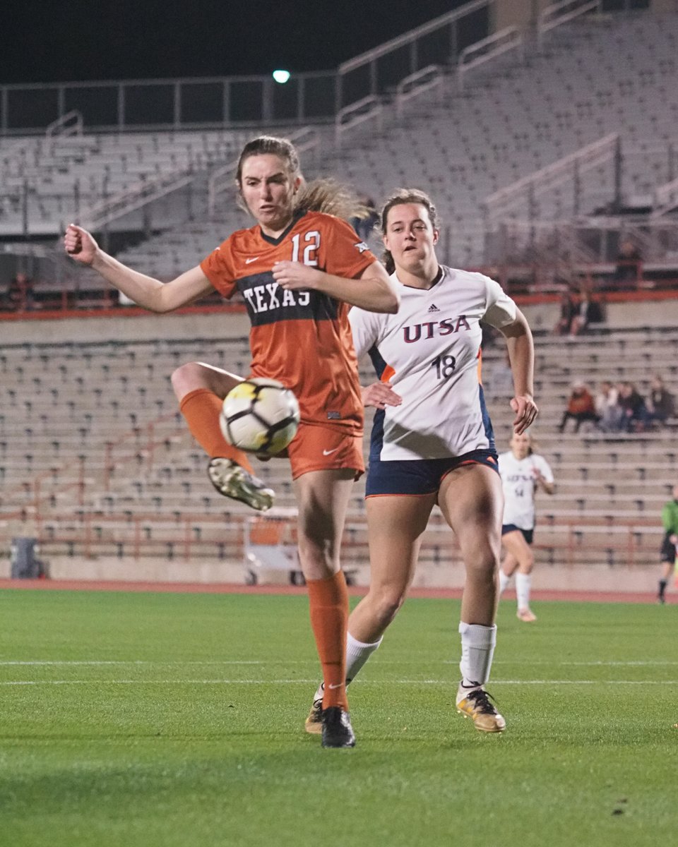 dientetex's tweet photo. @TexasSoccer vs. @UTSAWSOC Horns prevail 3-0 in spring match.
#TexasSoccer #UTSAWSOC More pics. https://t.co/zCcz9ZfbNO https://t.co/usDbPiMf3m