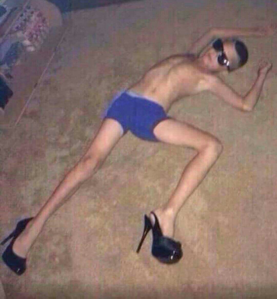 HumorRQ's tweet image. levei um tiro aqui....