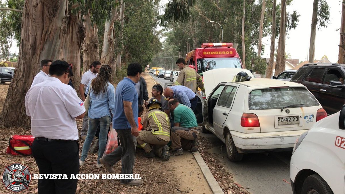 RABCHILE's tweet photo. Bomberos Algarrobo.
Ahora #RAB20 se encuentra en 10-4 (Rescate Vehicular) en Carrera Pinto y Vía Náutica. Se trata de colisión de bus interurbano con vehículo particular, un lesionado.
Unidades: R-1, B-2.
@DeAlgarroboCL @Munialgarrobo @AlgarroboNews
#RevistaAcciónBomberi https://t.co/CSWmPCu0g7