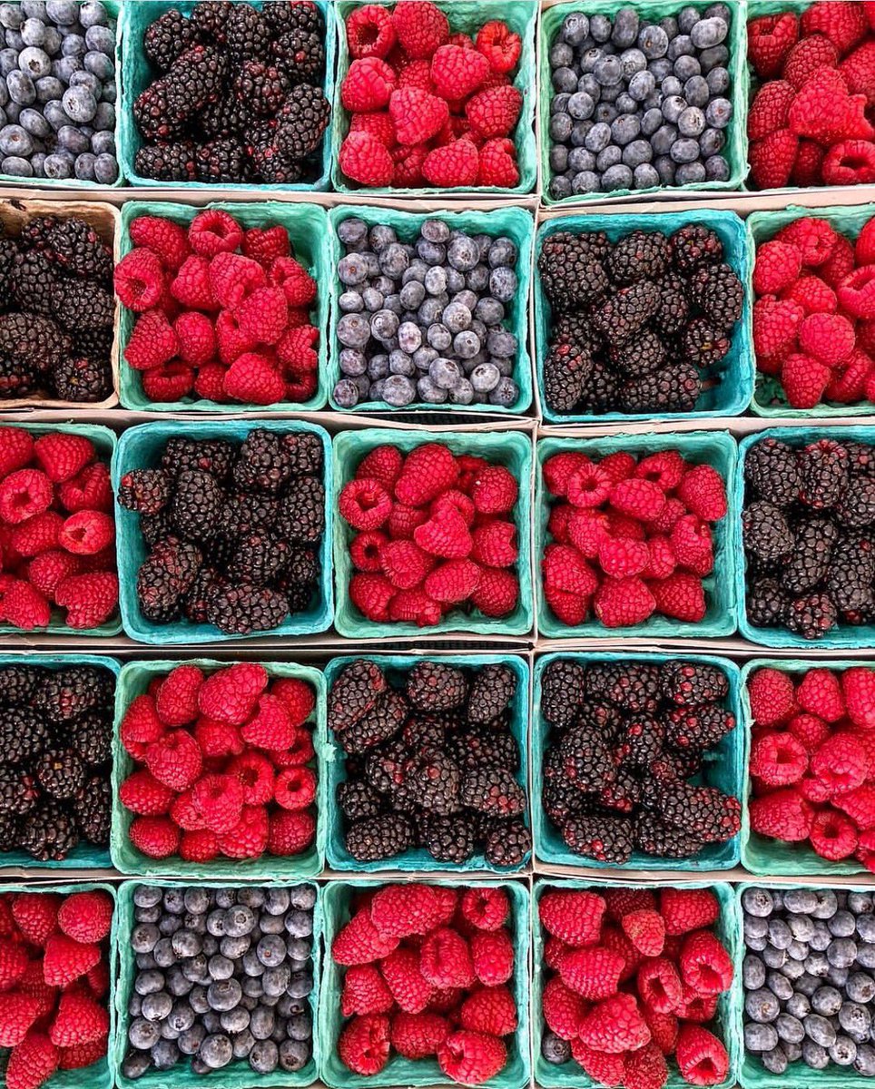 #PlayaVista Farmer’s Market at Runway - Saturdays from 9am-2pm. (📷: <a href="/ChefBrookeW/">Brooke Williamson</a> of <a href="/DaKikokiko/">Da Kikokiko</a> )