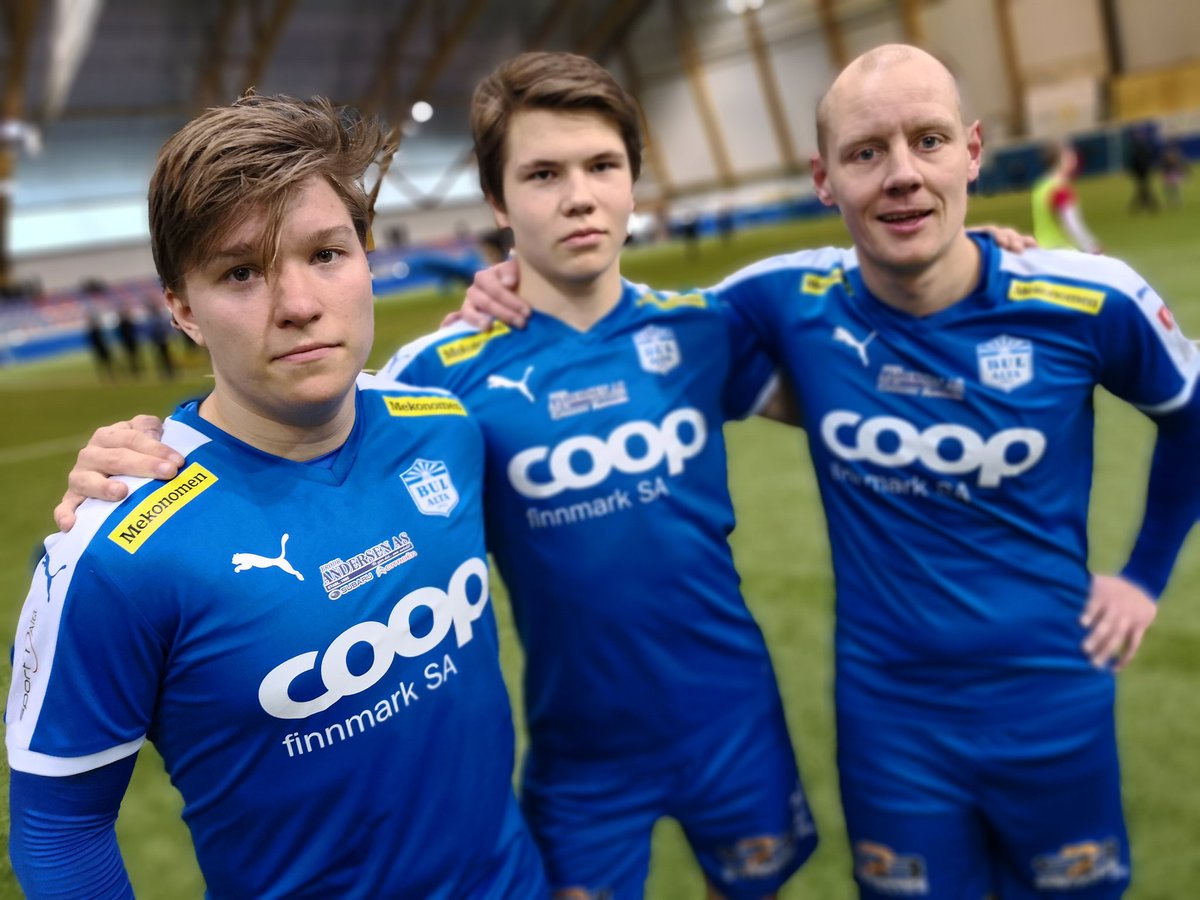 Bulfotballherre's tweet photo. Dagens målscorere foreviget rett etter kampen mot Sørøy/Glimt. Mathias Nyberg, Christian K Rasmussen og Jon Steinar Eriksen #viebul #3-1tilbul https://t.co/8Mp5rWwSH1
