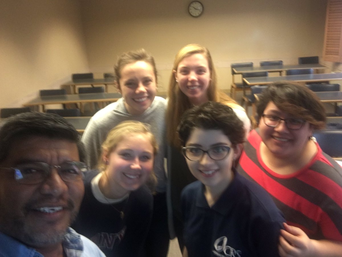 MgM00_'s tweet photo. University of Dallas Student Ambassador training starts please pray for us @CRSnoticias @UofDallas @CRSUniversity @CRSRiceBowl @RobertoDNavarro https://t.co/IB2PJtShup