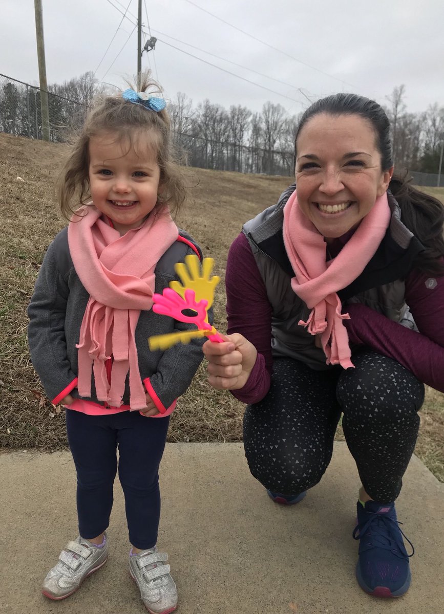 popsicle5k's tweet photo. What a great morning!! Thank you to all of the volunteers, runners, and furry friends that made it possible😜 https://t.co/JKsjTBFMzP