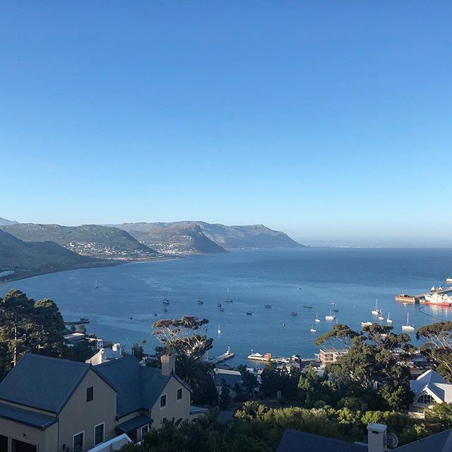 VRossouw's tweet photo. Such a stunning evening here in Simons Town #AlbatrossHouse https://t.co/M76DsSRmZs https://t.co/cHguJtiFXR