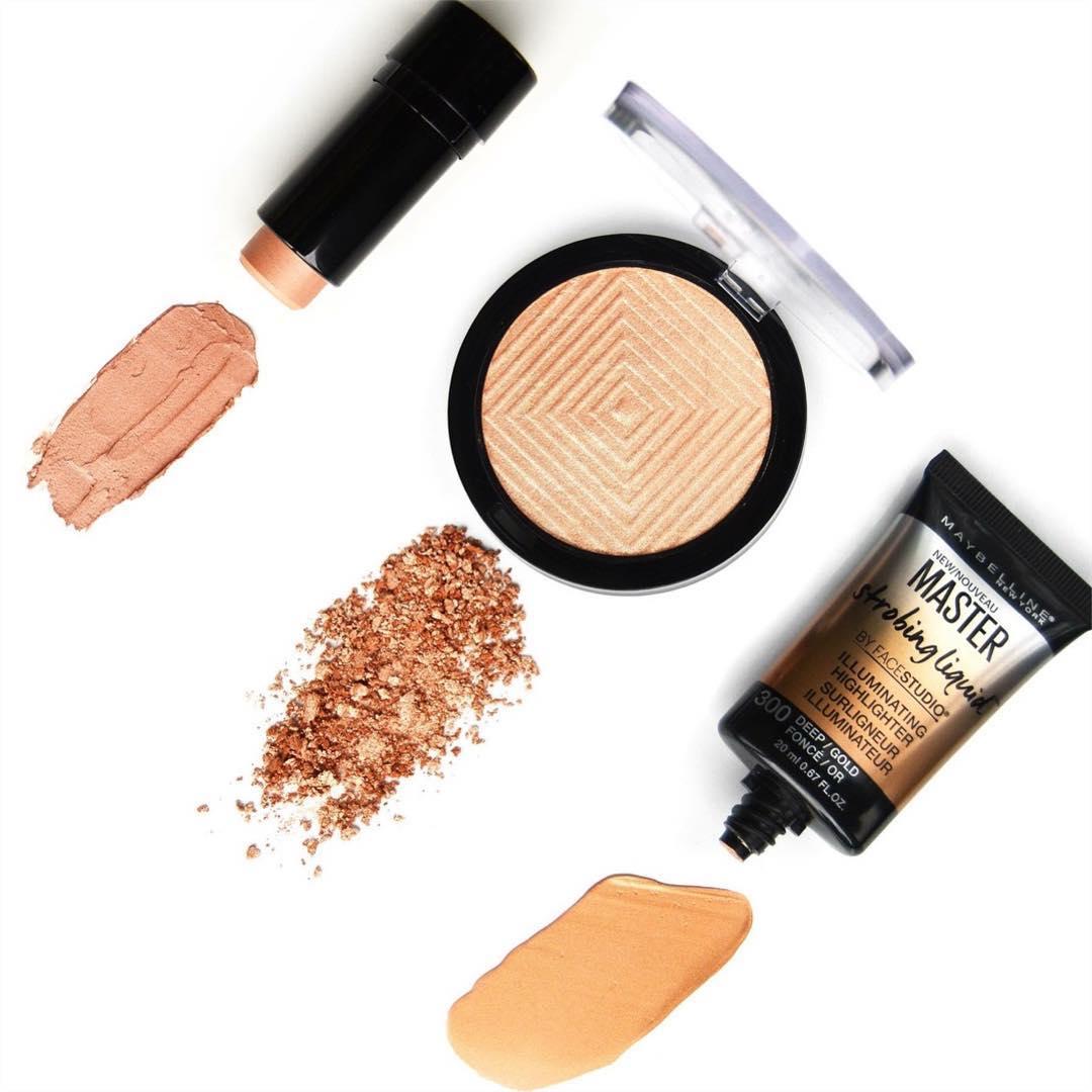 Maybelline's tweet photo. Glow, baby, glow. Do you spot your highlighting faves, babellines? Our #MasterStrobe Stick, #MasterChrome and #MasterStrobe Liquid give you the perfect glow for any look. Shop here: https://t.co/Nl4Z6VuU78. https://t.co/kAv0NCpLqs