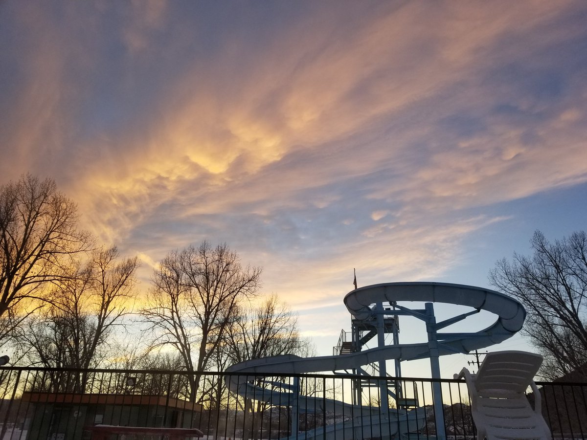 TepeePools's tweet photo. #HelliesTepee #naturalhealing #Beautiful #mineral #water #Wyoming #fun #Mountians #slides #Sunsets https://t.co/m3bN4QppXl