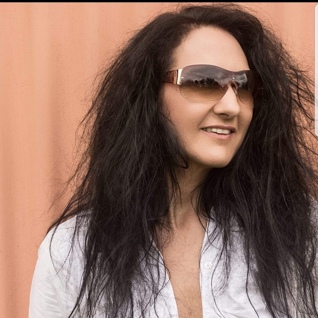 Wild hair for a wild heart. 📸 photoshoot @donovanroetsphotography