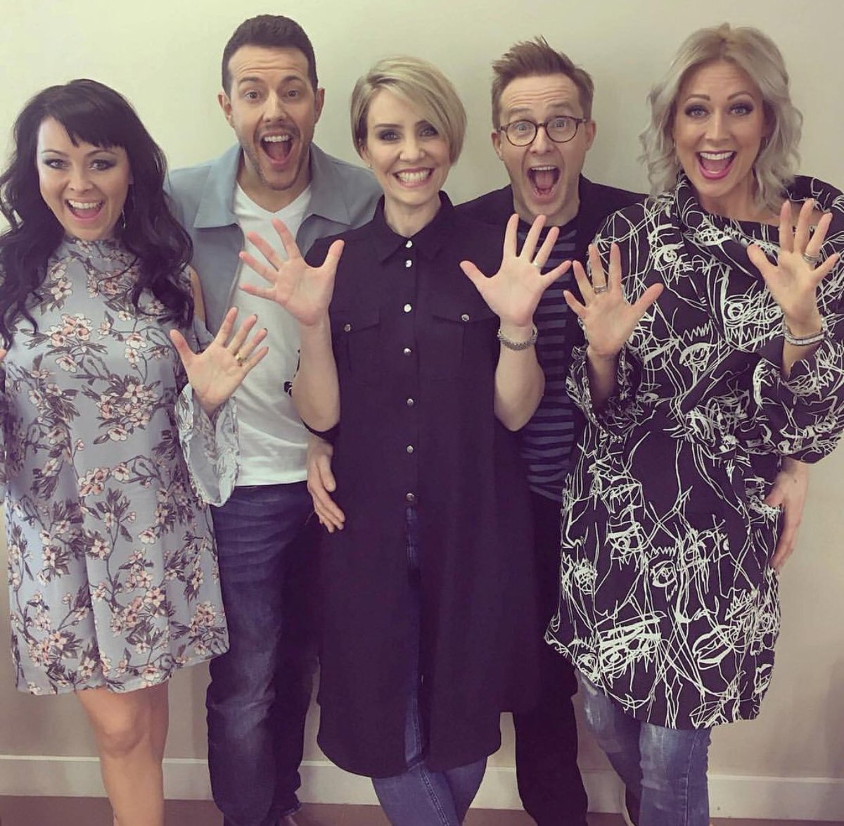mskimberleyrose's tweet photo. Happy #StepsSaturday to my favourite five! You played such a huge part in my life as a child, and you continue to do that now in my adult years. Iโm so thankful for you and the inspirations you are. Thank you, THANK YOUโจ๐
@Ianhwatkins โจ https://t.co/eG71B0BJ6G