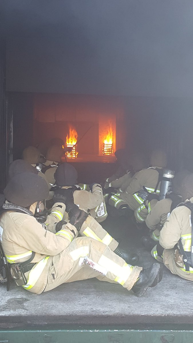 Suffiresnapper's tweet photo. Feeling hot hot hot! Great morning with On call firefighters from Brandon Holbrook and Stradbroke doing the CFBT hot box at Wattisham thanks to @alexsmith983 @89RobertGreen @JohnMacDonaldST @Quidditch999 @leeroypaul @FatDamon1 @SuffolkFire https://t.co/sfDPp8ntNc